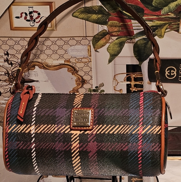 Dooney & Bourke Windsor Barrel Bag - Picture 2 of 10